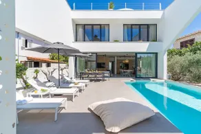 Luxury 5-bedroom Villa Altabianca with a Heated Pool, Finnish sauna, an outdoor Cinema, 50m from the beach - Image 4