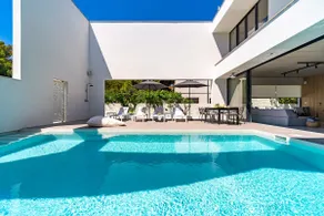 Luxury 5-bedroom Villa Altabianca with a Heated Pool, Finnish sauna, an outdoor Cinema, 50m from the beach - Image 3