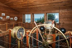 Large-Oceanfront-Wheelchair Accessible-Crow's Nest - Image 2