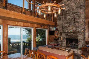 Large-Oceanfront-Wheelchair Accessible-Crow's Nest - Image 4