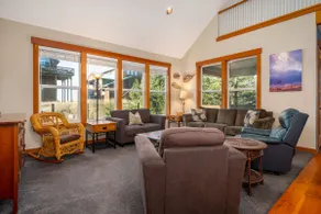Swallow's Nest: Beachside 4B Home with Pet Access - Image 3