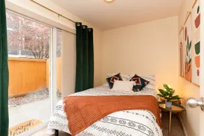 Snug Suite Near Greenlake! - Image 2
