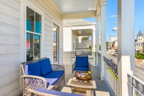 Luxe 3BR sur Carondelet par Hosteeva - Image 2