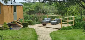 Kitchen Garden Shepherd's Hut with hot tub - Image 4