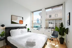Spectacular Corner 3BR in the Loop | City Views - Image 4