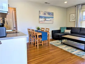 Apartment free parking, 10 minutes to downtown - Image 5