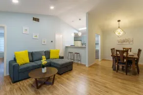 King Suite, Family Friendly & Outdoor Pool Table - Image 4