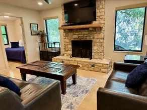 Charming Blanco Riverfront Cottage - Image 3