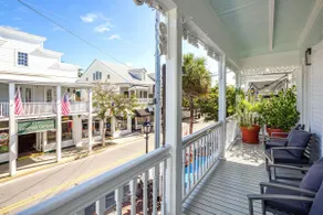 Sky Suite On Duval - Image 2