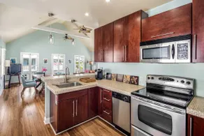Sky Suite On Duval - Image 5