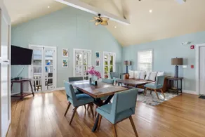 Sky Suite On Duval - Image 3