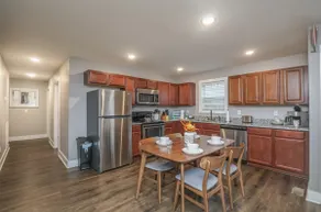 Vette City! 4 Beds/4 Baths + 2 King Beds | BG, KY - Image 4