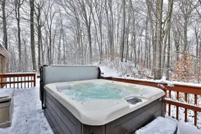Killington Cabin Left: 4BR, Wood Stove, Hot Tub - Image 2