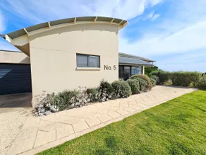 No 5 - 5 Bermingham Crescent - Image 2