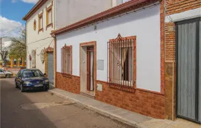 Nice Home In Córdoba With Wifi - Image 3