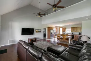 Working ranch, 12 beds,180 acres on private lake - Image 4