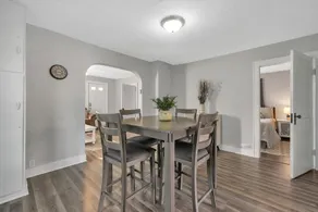 Cozy 2 bedroom home with Wi-Fi & large deck - Image 4