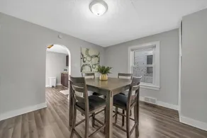 Cozy 2 bedroom home with Wi-Fi & large deck - Image 3