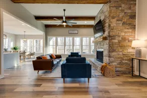 Grand Cabin in Nature's Playground! - Image 2