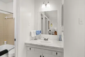 Charming Boho Apt+Quiet by Ponytail+Queen Bd - Image 4