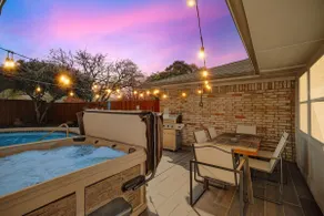 Stunning Modern Rustic House - Pool,Playroom,Patio - Image 3
