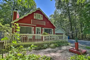 Lovely Roscommon Cabin < 3 Mi to Higgins Lake! - Image 3