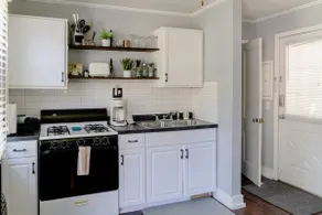 Relaxed 1 BR Near Lake with Fast WiFi, Fire Pit + - Image 2
