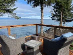 The Driftwood Cottage at Whiskey Creek Beach NW - Image 4