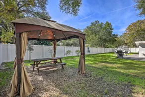 Pet-Friendly Mt Dora Home w/ Fire Pit & Patio - Image 3