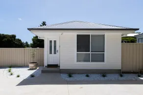 Villa on Matthews - Modern & Cosy, Escape for 2 - Image 2