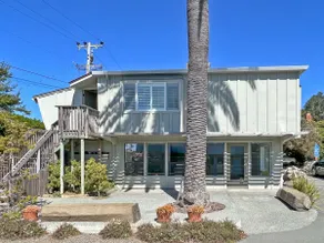 Art Gallery - A quaint upstairs apartment in the town of Bodega Bay. - Image 2