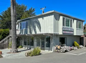 Art Gallery - A quaint upstairs apartment in the town of Bodega Bay. - Image 3
