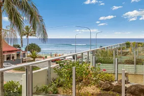 Kirra Gardens 15 on Kirra Point Beachfront - Min. 3 night stays! - Image 2