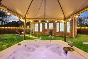 Luxury Home w Hot Tub near DFW Airport - Image 2
