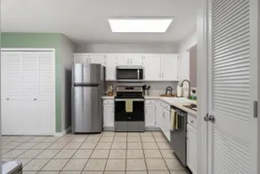 Welcome to the Oso Cozy Casita - No House guests without prior approval from host. - Image 4