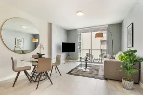Modern Decor W Bay Views 1 Bdrm Condo - Image 4