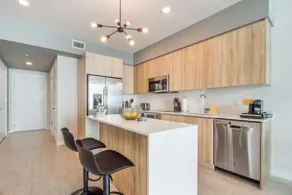 Modern Decor W Bay Views 1 Bdrm Condo - Image 5