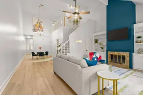 BR Stylish Retreat w/ Fenced Patio! 2K Lux Stay! - Image 4
