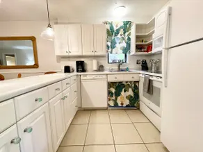 Banyan Harbor #E56, Walk to Beach, Wifi, AC, Pool, Parking, Laundry - Image 5