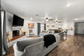 Alpine : 4 Bedroom, 2.5 Bath: Garage Access - Image 2