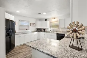 Alpine : 4 Bedroom, 2.5 Bath: Garage Access - Image 3