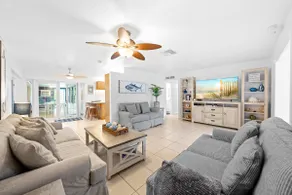 4Bed/3Bath Heated Pool w/Tiki Bar, Steps to Beach! - Image 5