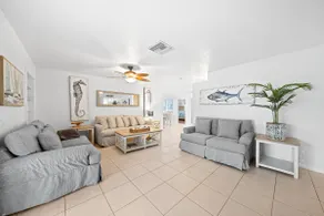 4Bed/3Bath Heated Pool w/Tiki Bar, Steps to Beach! - Image 4