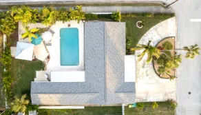 4Bed/3Bath Heated Pool w/Tiki Bar, Steps to Beach! - Image 2