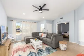 Redzone Retreat: 4BR with Pool! Glendale House - Image 2