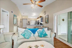 Malibu Cottage on Lake Mandarin - WIFI, FIRE PIT - Image 4