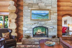 Breathtaking Luxury Home w/ Spectacular Views - Image 4