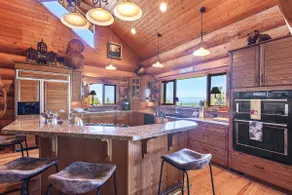 Breathtaking Luxury Home w/ Spectacular Views - Image 2