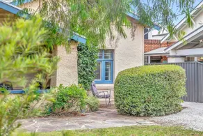 'The Nook' Peaceful Toorak Gardens Retro Cottage - Image 4