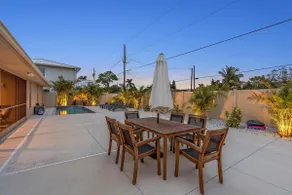 Sunshine Manor | Saltwater Pool + Electric Bikes! - Image 3
